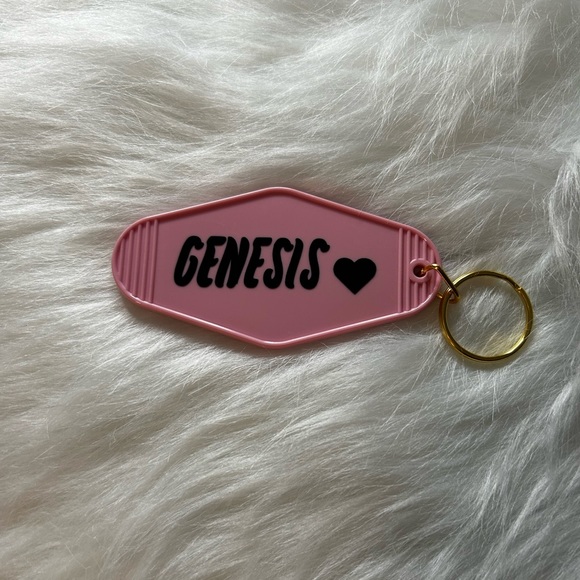 Name Keychains 💋 - Picture 2 of 3